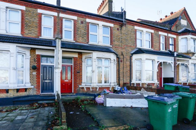 310 Plumstead Common Road, Plumstead, London SE18 2RT 3