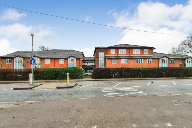 35 Fairbanks Lodge, Furzehill Road, Borehamwood, Hertfordshire WD6 2DQ
 4