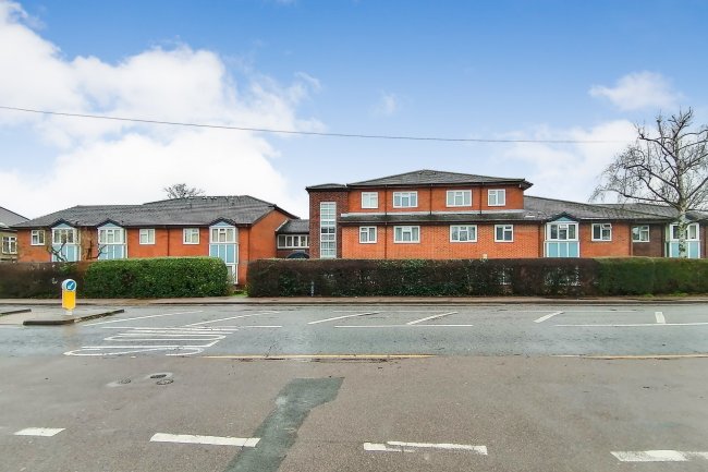 35 Fairbanks Lodge, Furzehill Road, Borehamwood, Hertfordshire WD6 2DQ
 4