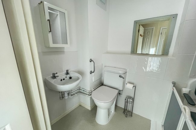 35 Fairbanks Lodge, Furzehill Road, Borehamwood, Hertfordshire WD6 2DQ
 4