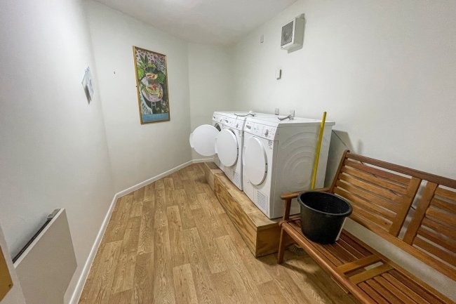 35 Fairbanks Lodge, Furzehill Road, Borehamwood, Hertfordshire WD6 2DQ
 4