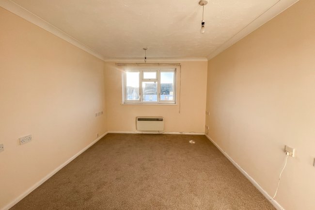 35 Fairbanks Lodge, Furzehill Road, Borehamwood, Hertfordshire WD6 2DQ
 4