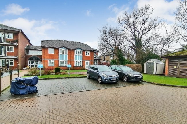 35 Fairbanks Lodge, Furzehill Road, Borehamwood, Hertfordshire WD6 2DQ
 4