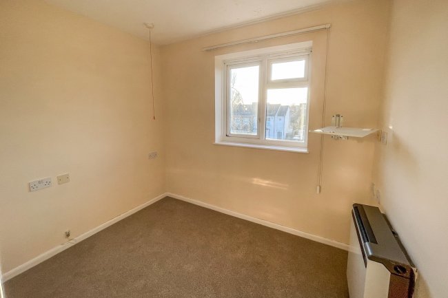 35 Fairbanks Lodge, Furzehill Road, Borehamwood, Hertfordshire WD6 2DQ
 4