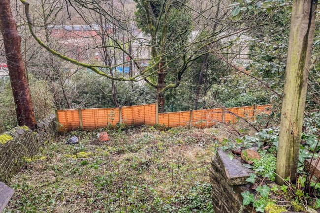 6 and 8 Bank Villas, Jerry Lane, Sowerby Bridge HX6 3BH
 1