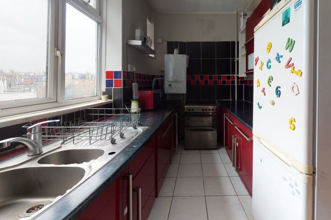 Flat 8 Chatsworth Court, Powerscroft Road, Lower Clapton, London  E5 0PS 6