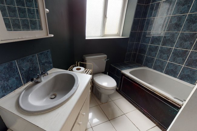 Flat 8 Chatsworth Court, Powerscroft Road, Lower Clapton, London  E5 0PS 6