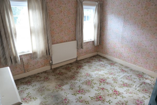 1 Rippleby Cottages, High Street, Ripley, Surrey, GU23 6AU
 2