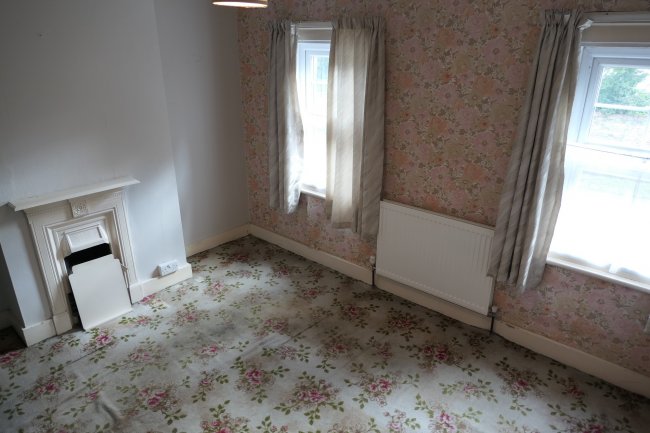 1 Rippleby Cottages, High Street, Ripley, Surrey, GU23 6AU
 2