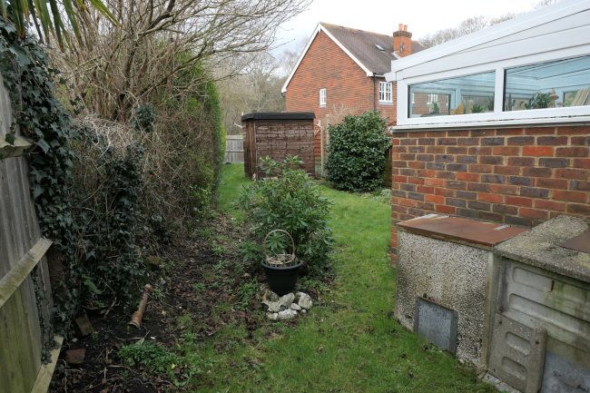 1 Rippleby Cottages, High Street, Ripley, Surrey, GU23 6AU
 2