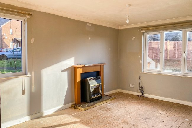 25 Caistor Close, Calcot, Reading RG31 7AY
 7