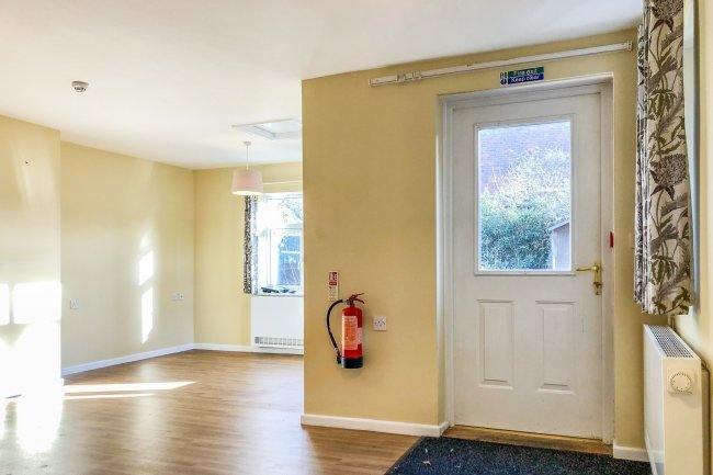 5 Saunton Gardens, Farnborough, Hampshire GU14 8UN 
 1