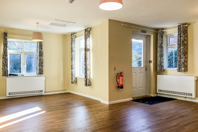 5 Saunton Gardens, Farnborough, Hampshire GU14 8UN 
 1