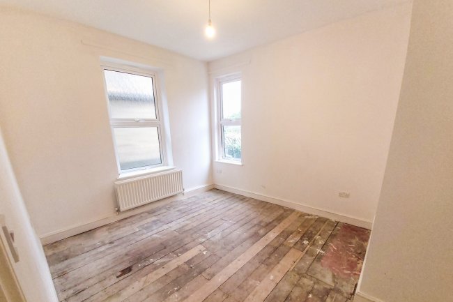 Flat 1, 13 Genoa Avenue, Putney London SW15 6DY
 4