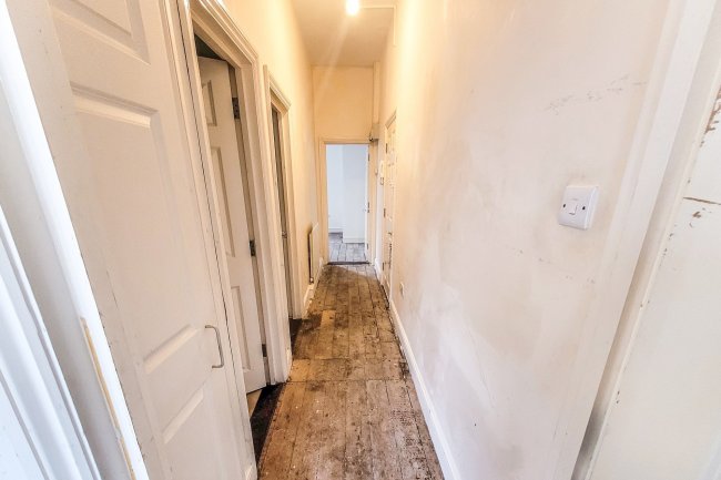 Flat 1, 13 Genoa Avenue, Putney London SW15 6DY
 4