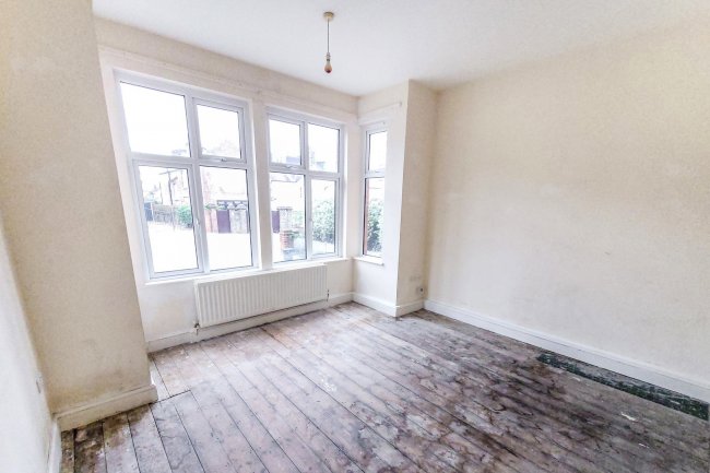 Flat 1, 13 Genoa Avenue, Putney London SW15 6DY
 4