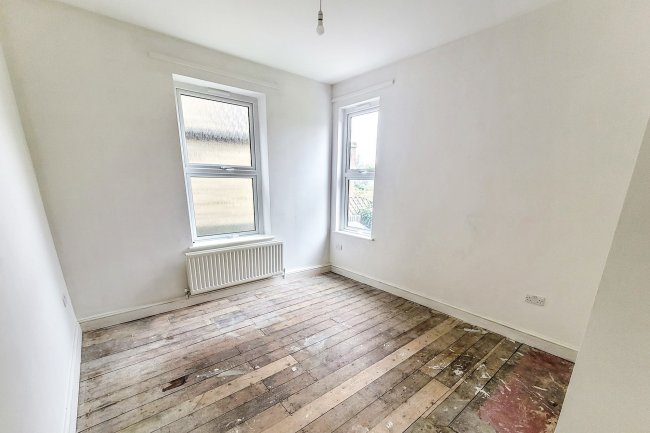 Flat 1, 13 Genoa Avenue, Putney London SW15 6DY
 4