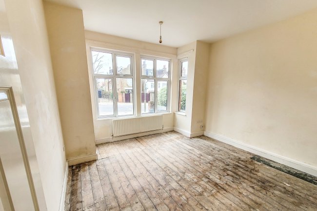 Flat 1, 13 Genoa Avenue, Putney London SW15 6DY
 4