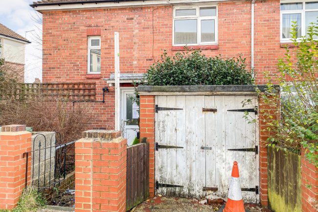 51 Grove Road, Hastings, East Sussex TN35 4JS
 8