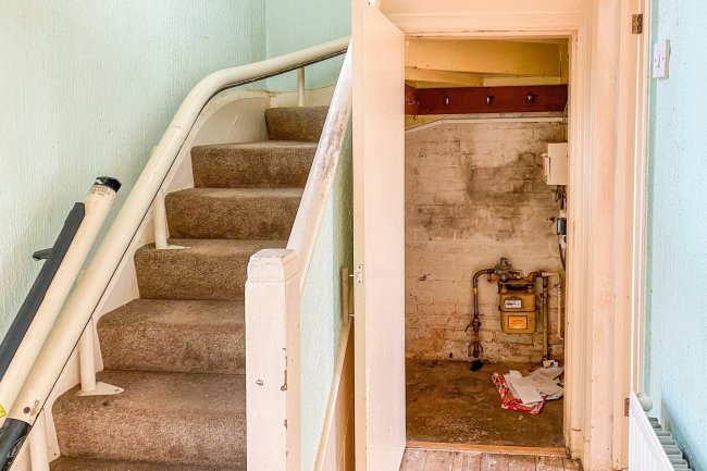 51 Grove Road, Hastings, East Sussex TN35 4JS
 8