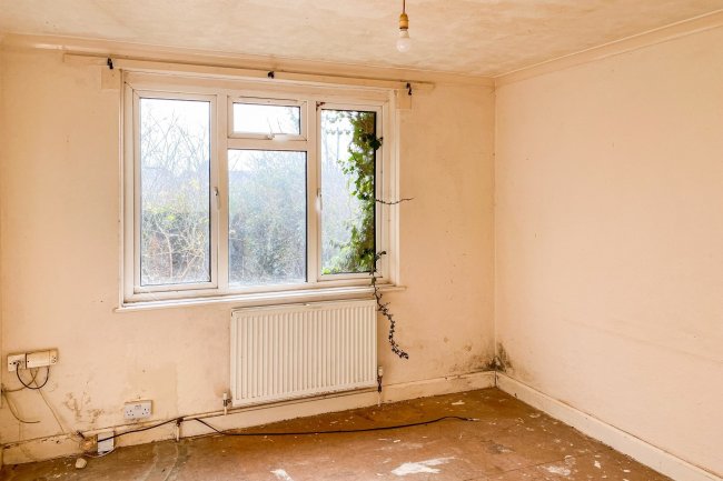 51 Grove Road, Hastings, East Sussex TN35 4JS
 8