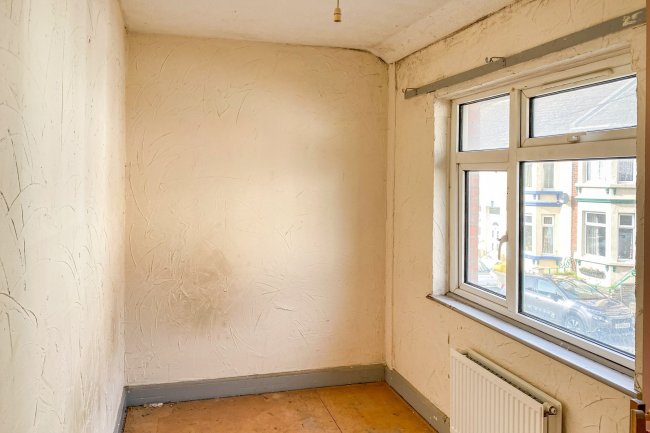 51 Grove Road, Hastings, East Sussex TN35 4JS
 8