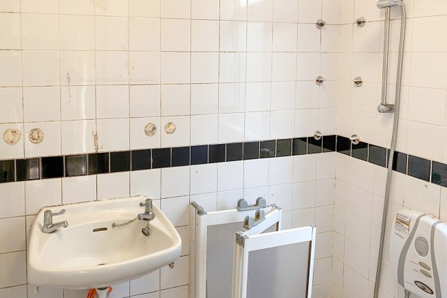 51 Grove Road, Hastings, East Sussex TN35 4JS
 8