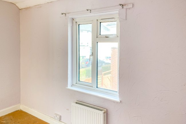 51 Grove Road, Hastings, East Sussex TN35 4JS
 8