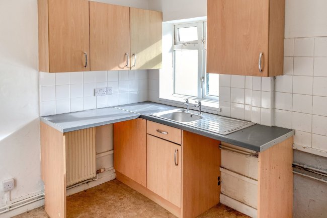 6 Boyne Road, Hastings, East Sussex TN35 5NZ
 9