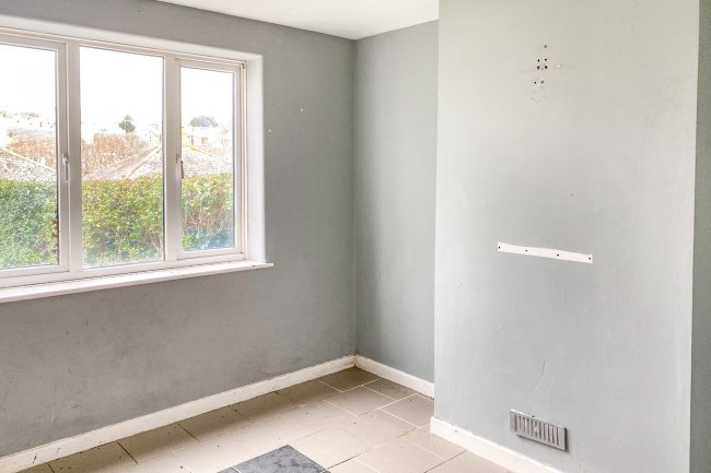 6 Boyne Road, Hastings, East Sussex TN35 5NZ
 9