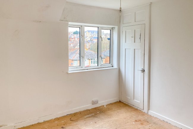 6 Boyne Road, Hastings, East Sussex TN35 5NZ
 9