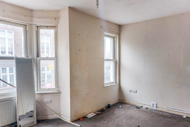 133 Plough Road, Battersea, London SW11 2BJ
 2