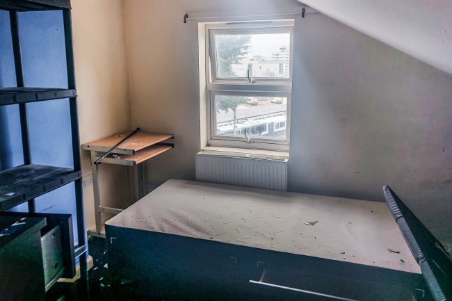 133 Plough Road, Battersea, London SW11 2BJ
 2