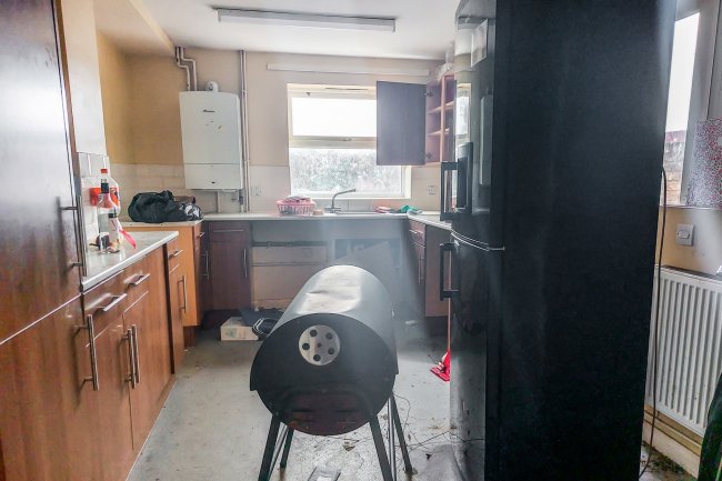 133 Plough Road, Battersea, London SW11 2BJ
 2