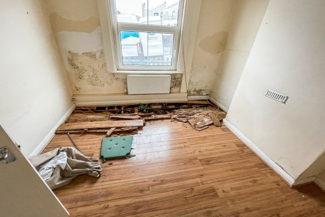 5 Sidney Road, South Norwood, London SE25 5NB
 1