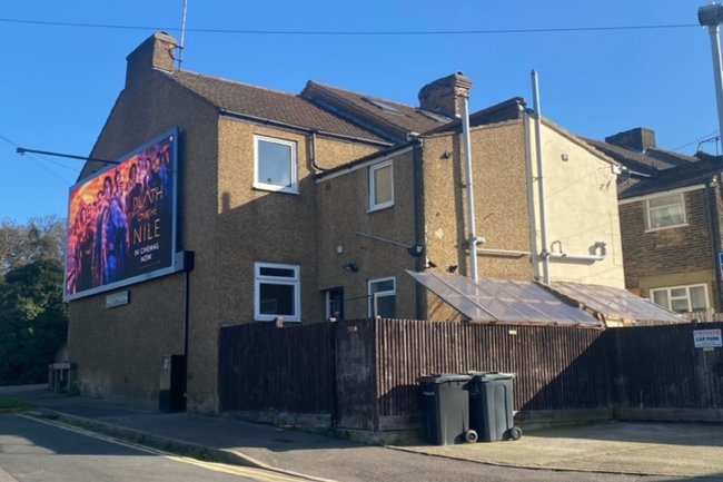 50A and 50B Stonebridge Road, Gravesend, Kent DA11 9DS
 3