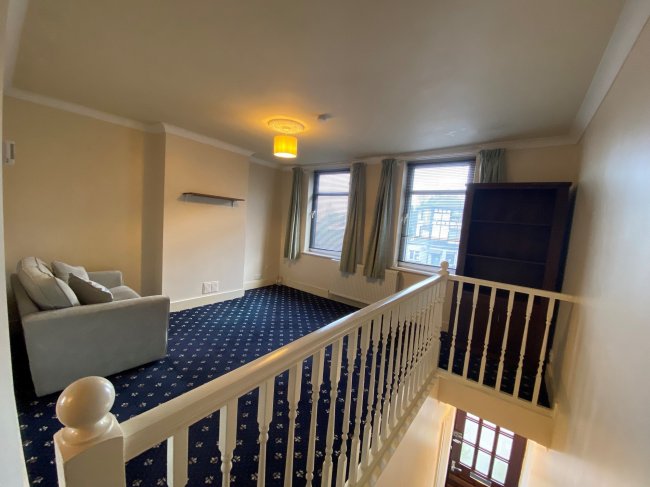 50A and 50B Stonebridge Road, Gravesend, Kent DA11 9DS
 3