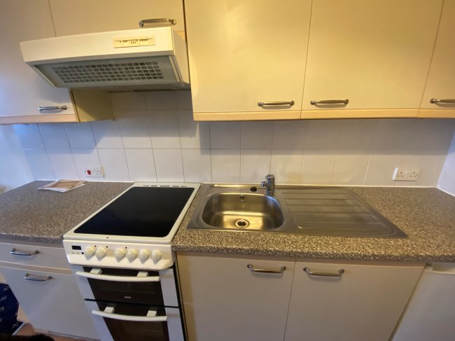 50A and 50B Stonebridge Road, Gravesend, Kent DA11 9DS
 3