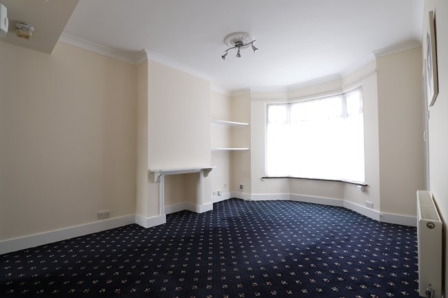 50A and 50B Stonebridge Road, Gravesend, Kent DA11 9DS
 3