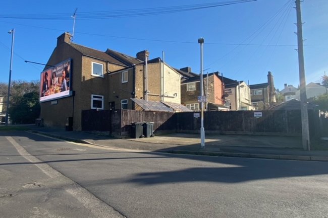 50A and 50B Stonebridge Road, Gravesend, Kent DA11 9DS
 3