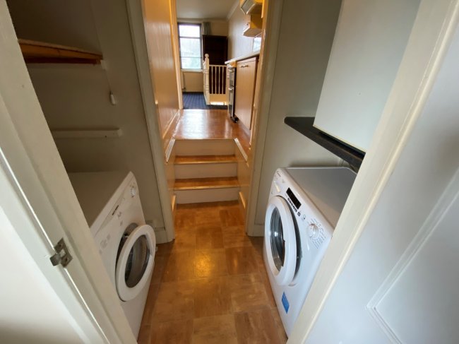 50A and 50B Stonebridge Road, Gravesend, Kent DA11 9DS
 3