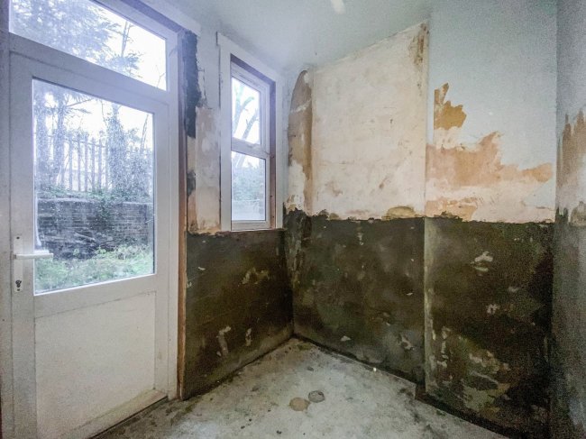 Flat A, 105 Brondesbury Villas, London NW6 6AG 10