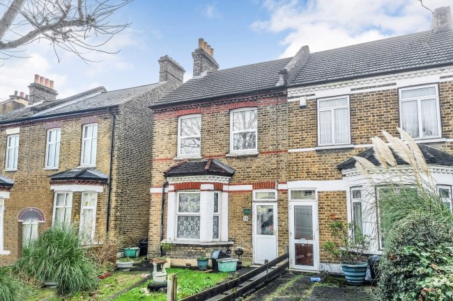 29, Ravenscroft Road, Beckenham, Kent BR3 4TP

 3