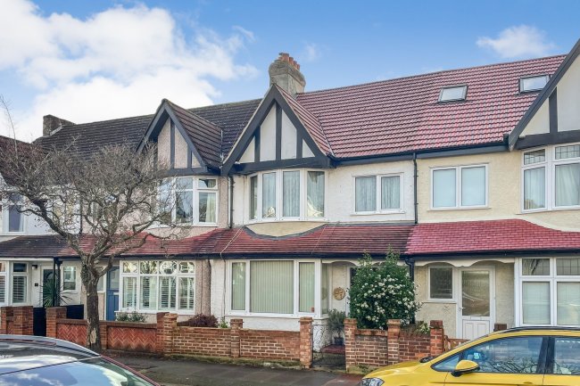 2A Arrol Road, Telford, Beckenham, Kent BR3 4PA

 4