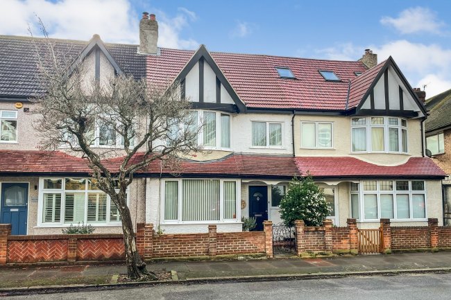 2A Arrol Road, Telford, Beckenham, Kent BR3 4PA

 4