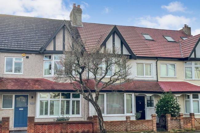 2A Arrol Road, Telford, Beckenham, Kent BR3 4PA

 4