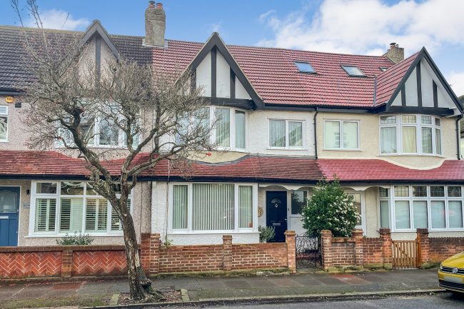 2A Arrol Road, Telford, Beckenham, Kent BR3 4PA

 4