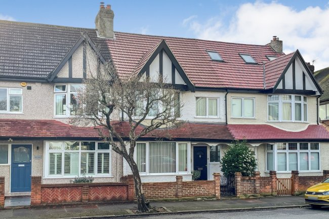 2A Arrol Road, Telford, Beckenham, Kent BR3 4PA

 4