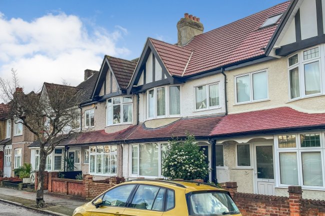 2A Arrol Road, Telford, Beckenham, Kent BR3 4PA

 4