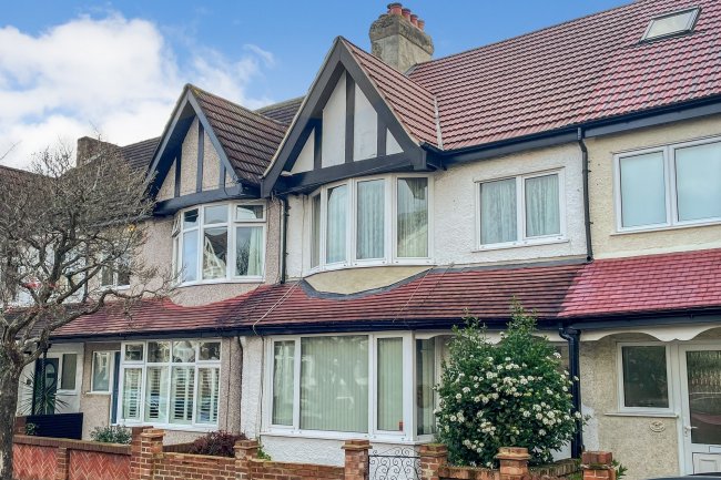 2A Arrol Road, Telford, Beckenham, Kent BR3 4PA

 4